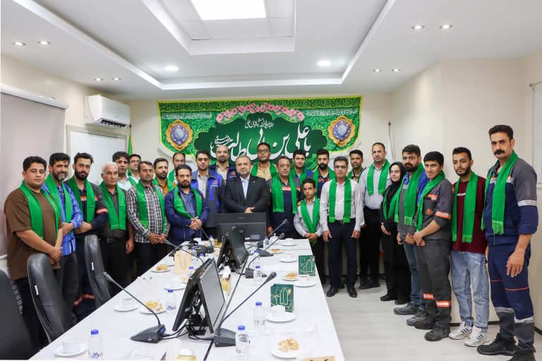 مراسم تجلیل از همکاران سادات شرکت فولاد سرمد ابرکوه